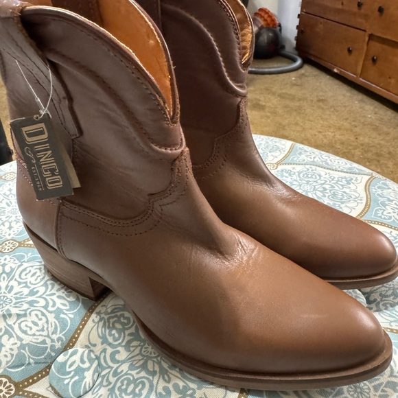 dingo Shoes - Dingo Women's Tan Leather Ankle Boots